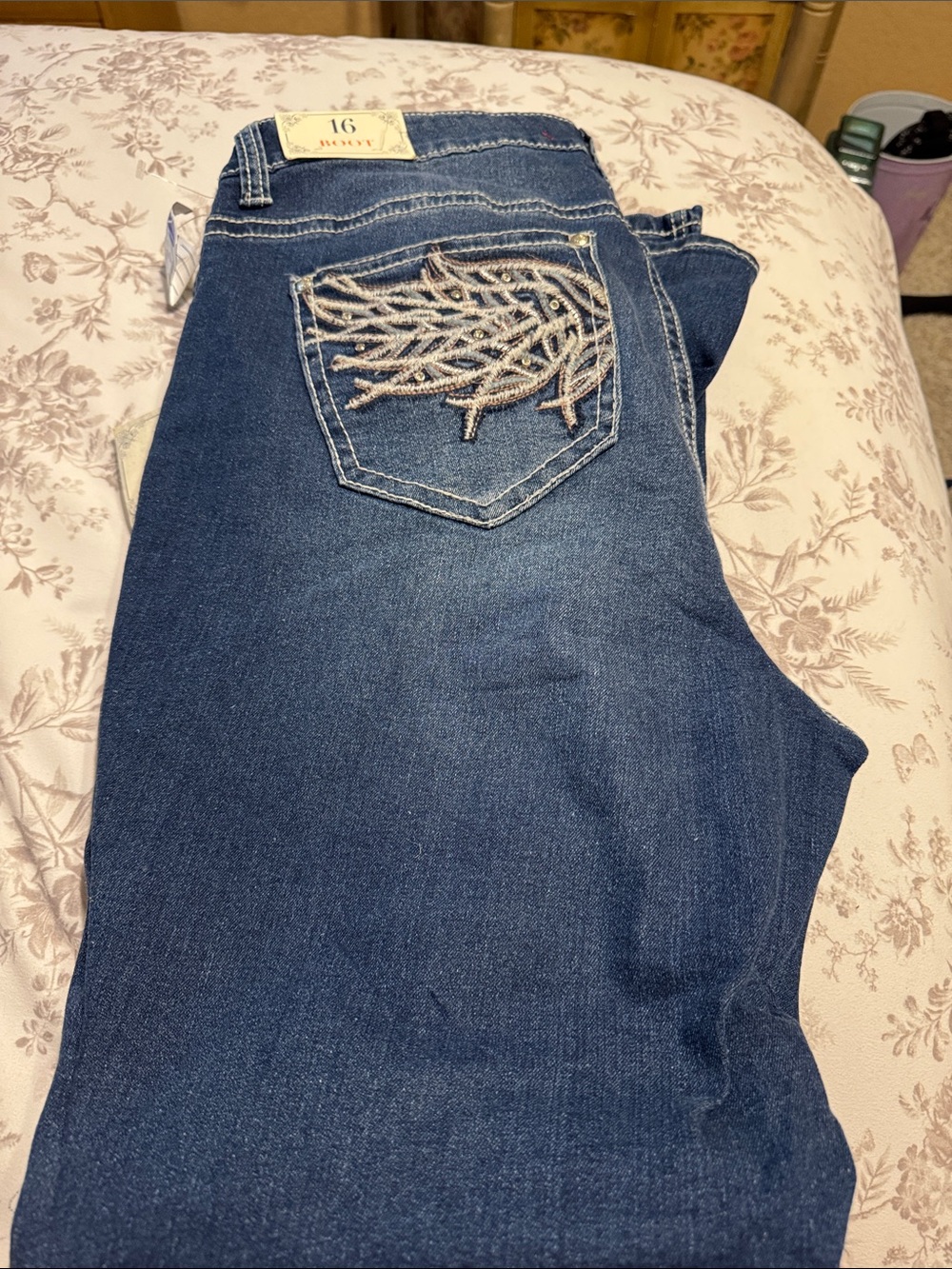 Women’s Dark Blue Embroidered Pocket Jeans